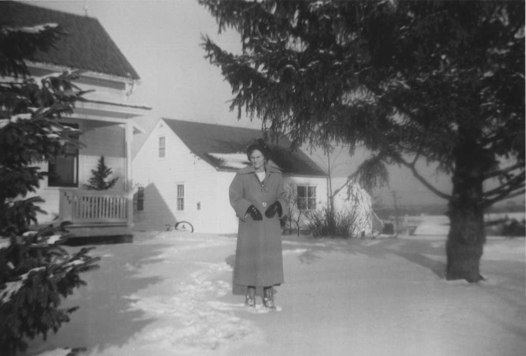 Vaughn, Cindy, history of Iowa, Iowa History, Winter, coat, Iowa, Cedar Rapids, IA, snow, Portraits - Individual