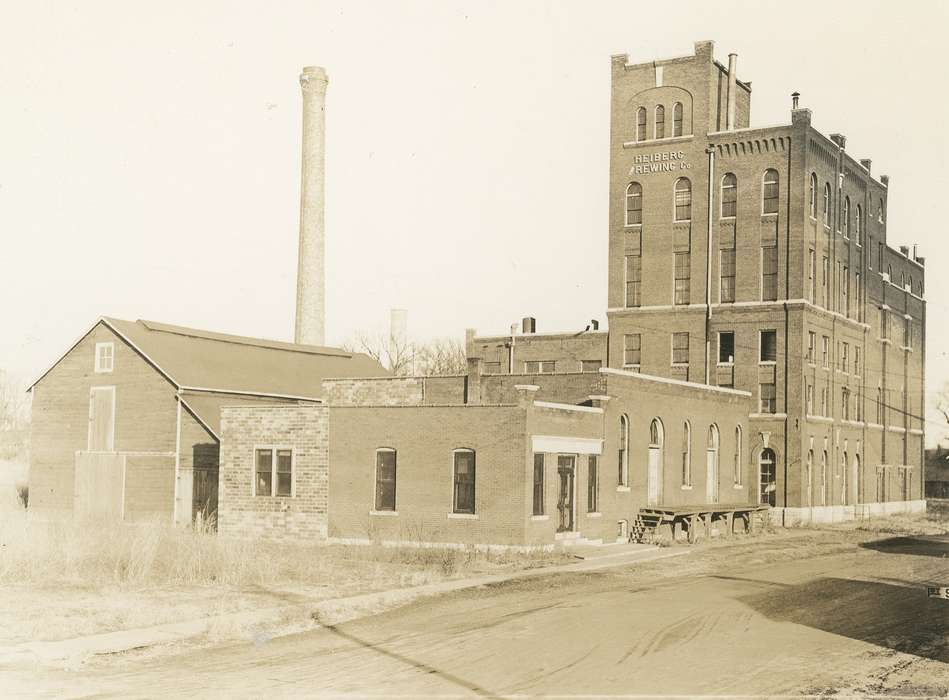 history of Iowa, Landscapes, Businesses and Factories, Waverly, IA, Waverly Public Library, dirt street, Iowa, brewery, Iowa History, Cities and Towns