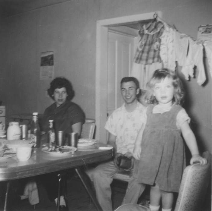 Phipps, Kristi, Iowa History, table, Children, Iowa, history of Iowa, kitchen, Homes, Families, Food and Meals, ketchup, Blencoe, IA