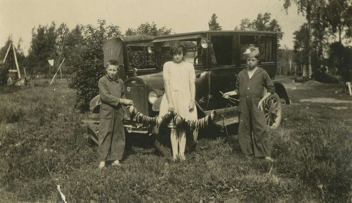 Portraits - Group, IA, Iowa, Animals, Children, Fredericks, Robert, history of Iowa, Iowa History