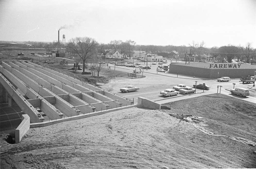 construction, Ottumwa, IA, history of Iowa, Lemberger, LeAnn, Main Streets & Town Squares, Iowa, Cities and Towns, fareway, Businesses and Factories, Iowa History