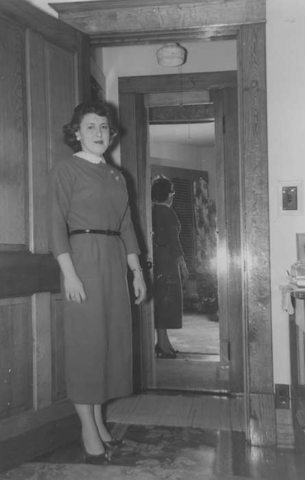 Burlington, IA, history of Iowa, Iowa History, mirror, Busse, Victor, Iowa, Homes, Portraits - Individual