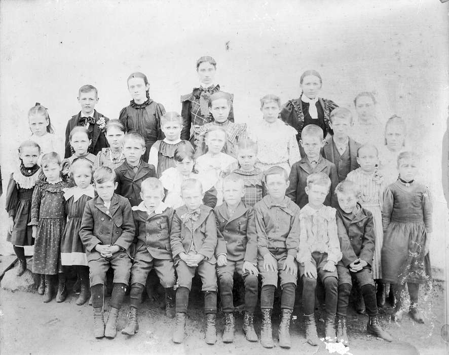 Portraits - Group, class, Cedar Falls, IA, history of Iowa, Iowa History, formal attire, Fabos, Bettina, Iowa, Children, Schools and Education, school