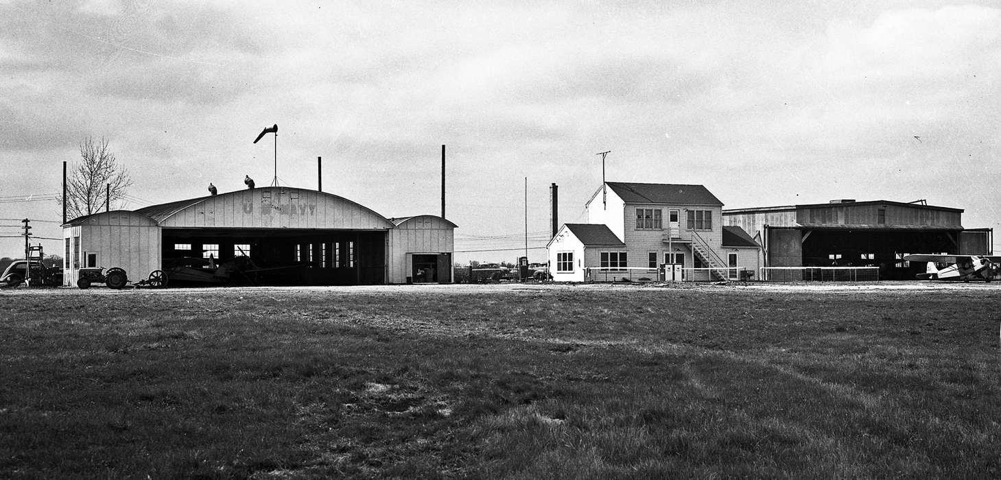 history of Iowa, Iowa History, Ottumwa, IA, Lemberger, LeAnn, Motorized Vehicles, Businesses and Factories, Iowa, Cities and Towns, farm equipment