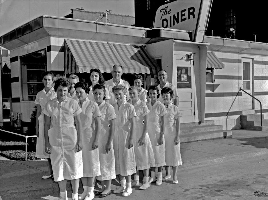 Ottumwa, IA, restaurant, history of Iowa, Lemberger, LeAnn, Iowa, Cities and Towns, worker, sign, Businesses and Factories, Labor and Occupations, Iowa History, diner, veranda