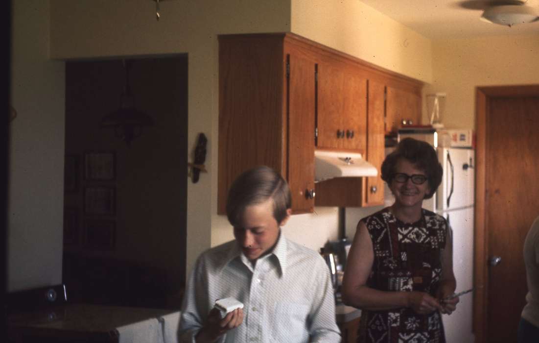 history of Iowa, kitchen, IA, Iowa History, Families, Iowa, Zischke, Ward, Homes, Children
