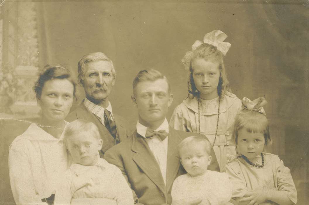 Portraits - Group, history of Iowa, Iowa History, Families, baby, Geis, John, Iowa, Monroe County, IA