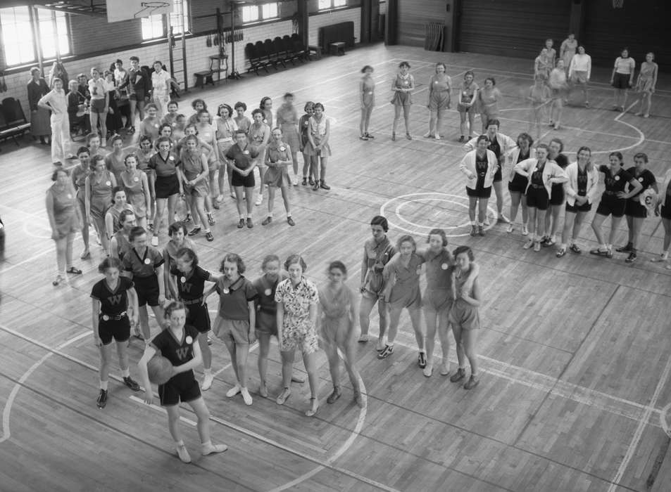 Portraits - Group, gym, Cedar Falls, IA, history of Iowa, Iowa History, gymnasium, uni, basketball court, iowa state teachers college, basketball, UNI Special Collections & University Archives, Iowa, Schools and Education, Sports, university of northern iowa, women's basketball