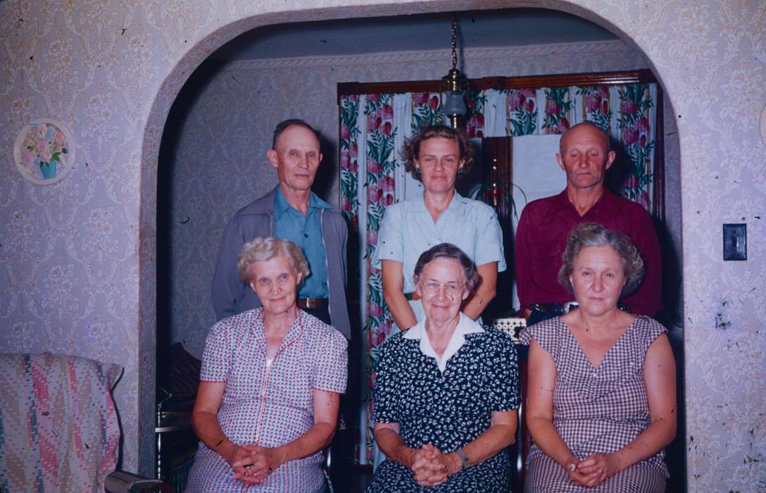 Portraits - Group, dress, Iowa History, Iowa, Harken, Nichole, history of Iowa