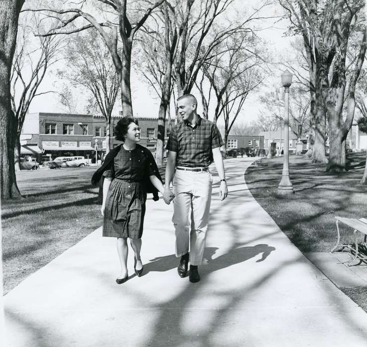 college hill, Iowa, couple, UNI Special Collections & University Archives, Schools and Education, uni, university of northern iowa, students, Cedar Falls, IA, campus, history of Iowa, iowa state teachers college, Iowa History