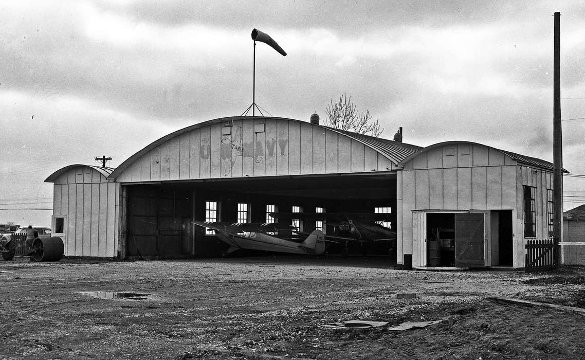 Iowa, Iowa History, Military and Veterans, navy, airplane, Lemberger, LeAnn, Ottumwa, IA, history of Iowa, Motorized Vehicles, plane