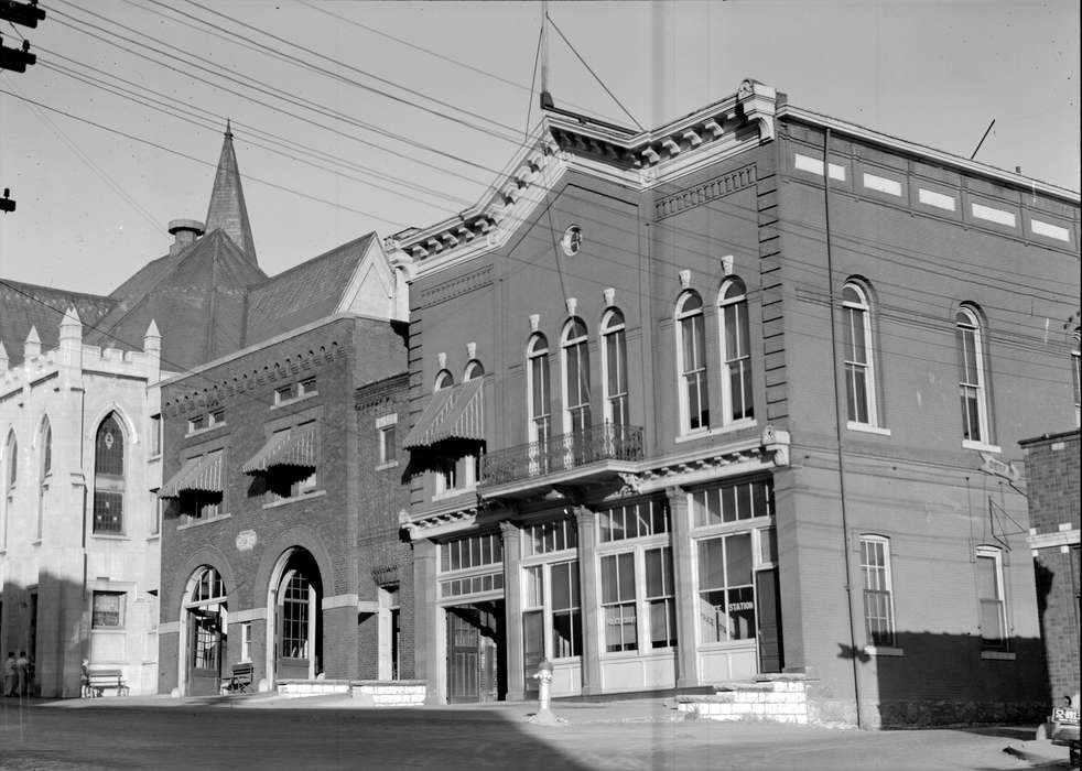 Main Streets & Town Squares, history of Iowa, Iowa History, Ottumwa, IA, Lemberger, LeAnn, Iowa, Cities and Towns, fire station
