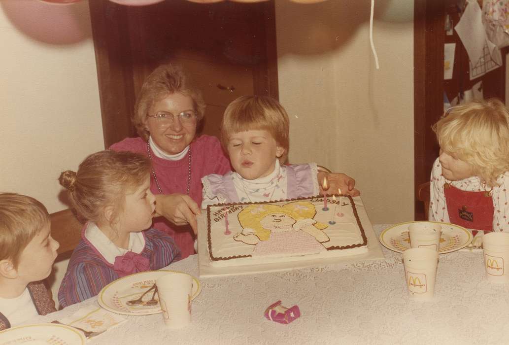 Portraits - Group, history of Iowa, bangs, birthday cake, Iowa History, Families, children, Reinbeck, IA, glasses, Iowa, Homes, Food and Meals, Children, birthday party, East, Lindsey