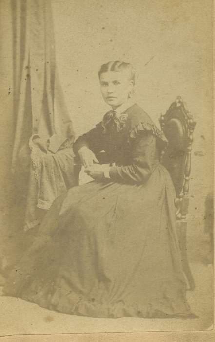 carte de visite, Iowa, woman, Burlington, IA, Olsson, Ann and Jons, Portraits - Individual, dress, history of Iowa, bow tie, Iowa History