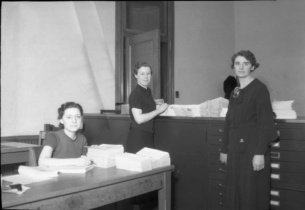 Portraits - Group, Cedar Falls, IA, history of Iowa, Iowa History, uni, paper, iowa state teachers college, UNI Special Collections & University Archives, office, Iowa, Schools and Education, university of northern iowa, Labor and Occupations