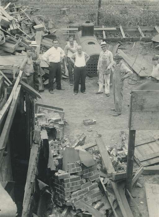 Waverly, IA, bricks, child, history of Iowa, Wrecks, Iowa, machine, Waverly Public Library, wreck, Children, Iowa History, Portraits - Group