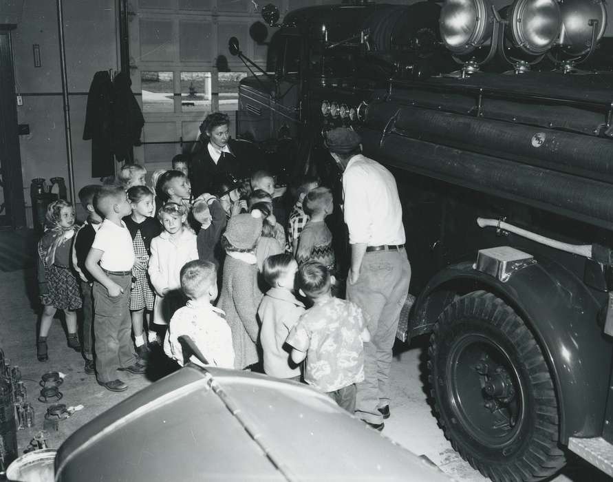 Children, history of Iowa, fireman, Waverly Public Library, fire engine, Iowa, Iowa History, Schools and Education, children, teacher, field trip