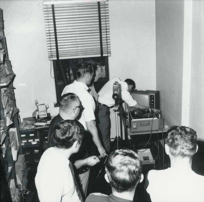 police department, men, working men, Iowa History, history of Iowa, police officer, Iowa, Waverly Public Library, Labor and Occupations