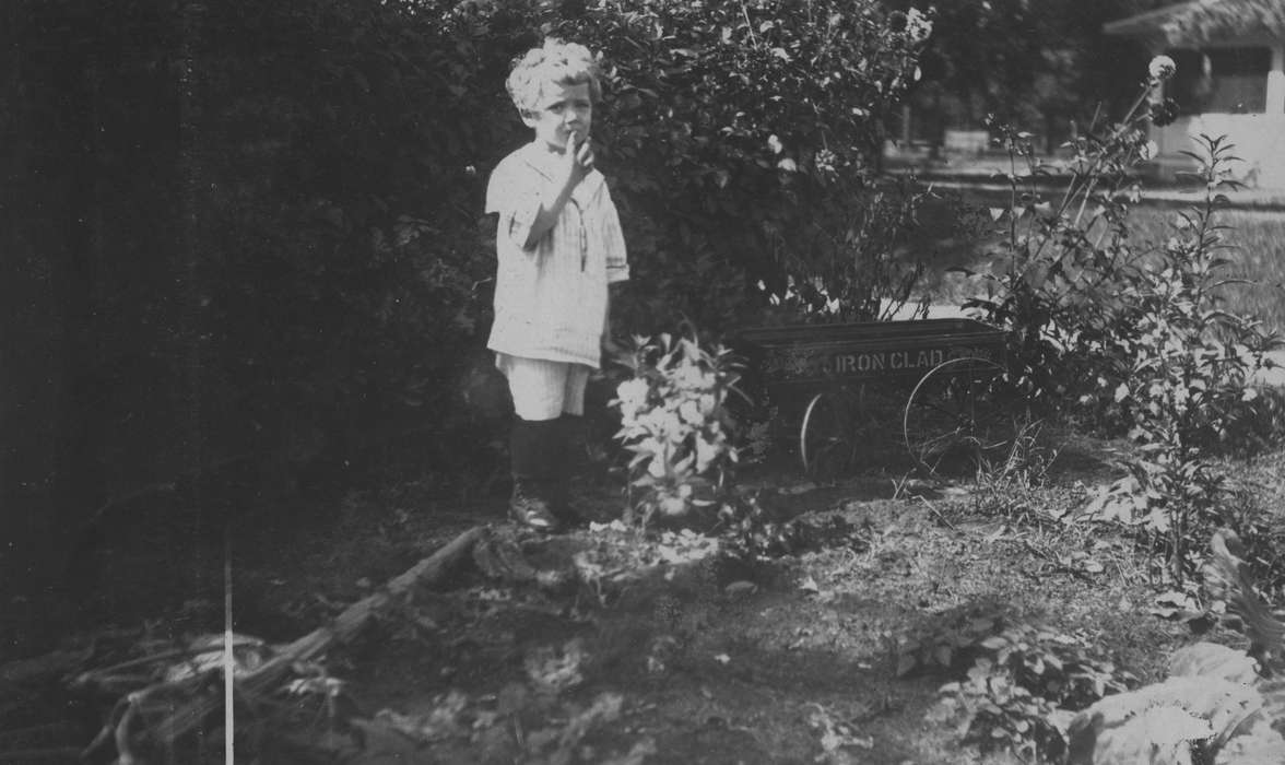 Iowa, King, Tom and Kay, Iowa History, IA, Children, wagon, history of Iowa