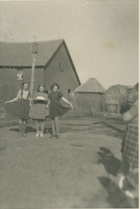 Portraits - Group, Colesburg, IA, cake, Iowa, Forkenbrock, Lois, Barns, Farms, history of Iowa, dresses, birthday, Iowa History