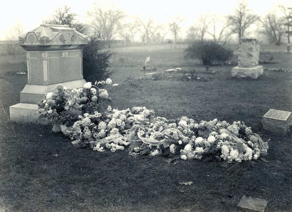 Cemeteries and Funerals, flowers, history of Iowa, headstone, Curtis, Leonard, Iowa History, grave, Webster City, IA, graveyard, Iowa, cemetery