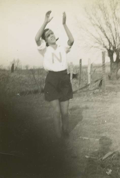 catch, Campopiano Von Klimo, Melinda, Norwoodville, IA, history of Iowa, Iowa History, Iowa, softball, Portraits - Individual