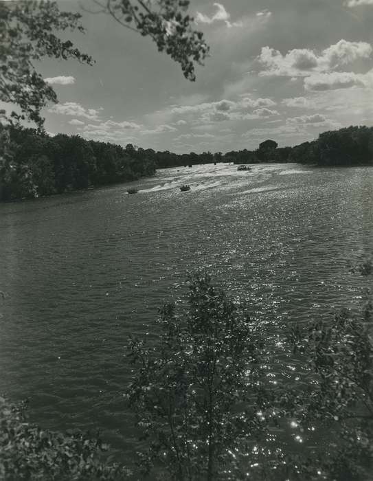 history of Iowa, Iowa History, Lakes, Rivers, and Streams, Waverly, IA, river, Iowa, Outdoor Recreation, boat, correct date needed, Waverly Public Library