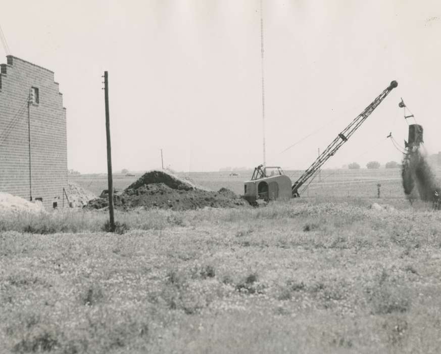 Iowa, history of Iowa, construction, Fort Dodge, IA, Labor and Occupations, Iowa History, Stewart, Phyllis