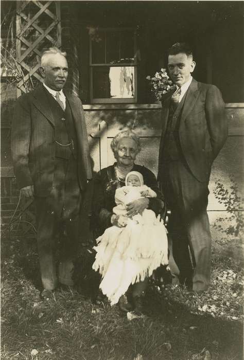 Portraits - Group, Waukee, IA, history of Iowa, Iowa History, Families, Kozak (Apgar ), Carol, Iowa, Children, baby