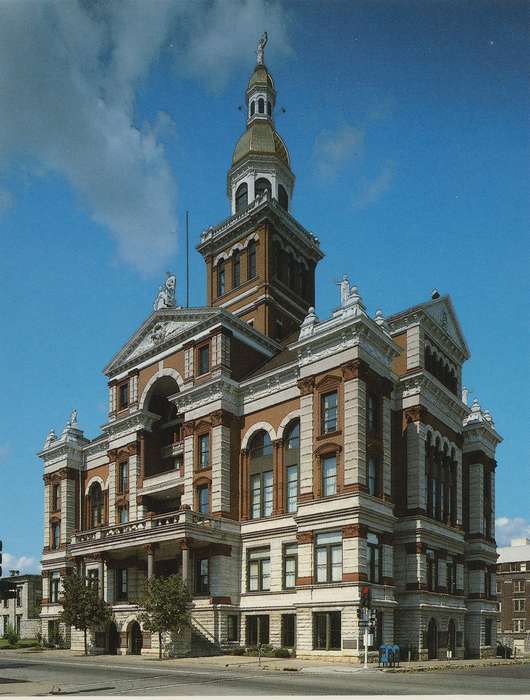 history of Iowa, Main Streets & Town Squares, Iowa, Dean, Shirley, Cities and Towns, courthouse, Dubuque, IA, Iowa History