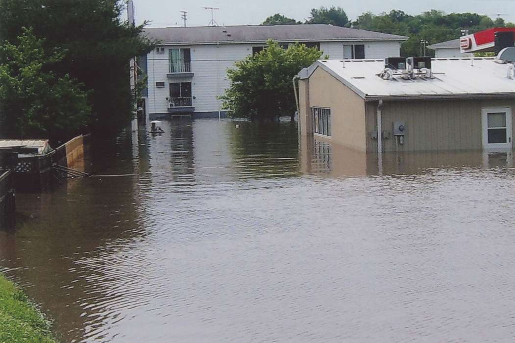 water, gas station, Iowa, Homes, apartment, Lakes, Rivers, and Streams, house, Cities and Towns, Anamosa, IA, Hatcher, Cecilia, history of Iowa, disaster, Floods, Iowa History