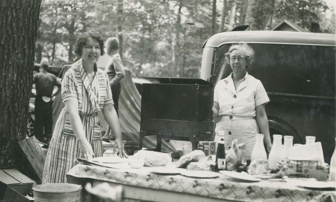 Portraits - Group, Food and Meals, Travel, Iowa, McMurray, Doug, cooks, car, Mackinaw City, MI, history of Iowa, picnic table, picnic, Iowa History