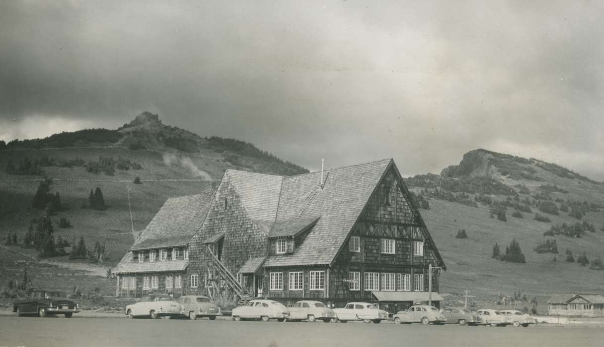 car, lodge, Yakima, WA, Iowa History, Motorized Vehicles, Iowa, mountain, McMurray, Doug, Travel, history of Iowa