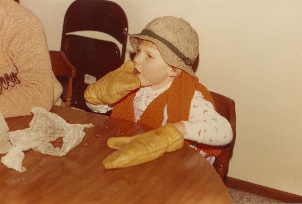 gloves, history of Iowa, Iowa History, child, scarf, Reinbeck, IA, Iowa, Homes, Children, hat, East, Lindsey