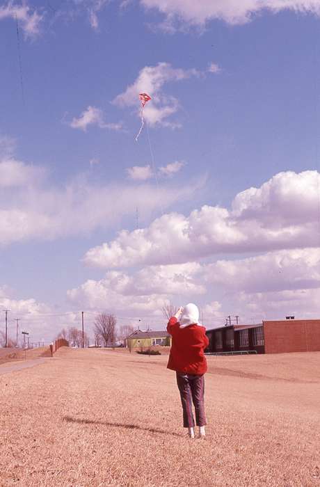 kerchief, Iowa History, kite, Iowa, history of Iowa, Koscielak, Susan J., Outdoor Recreation, Des Moines, IA