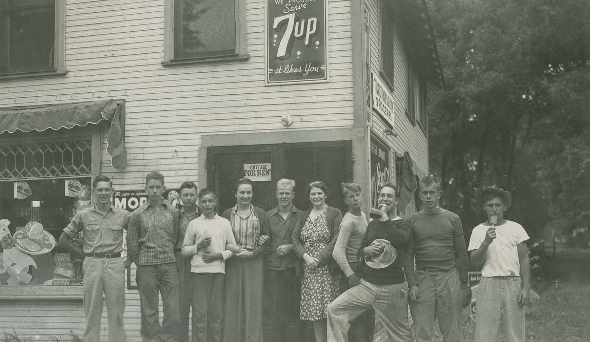 Cities and Towns, Iowa History, McMurray, Doug, Leisure, store, Iowa, Webster City, IA, history of Iowa, Portraits - Group, sign, 7up