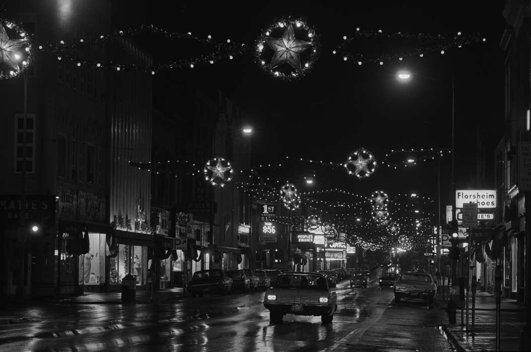 Ottumwa, IA, mainstreet, street light, Lemberger, LeAnn, history of Iowa, Motorized Vehicles, christmas decorations, Main Streets & Town Squares, Iowa, Cities and Towns, car, sign, Businesses and Factories, christmas, Iowa History, Winter, Holidays