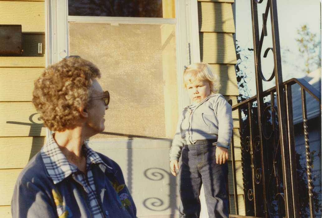 history of Iowa, Iowa History, Families, child, Reinbeck, IA, Iowa, Homes, Children, East, Lindsey, jacket