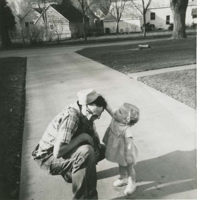 history of Iowa, Iowa History, sidewalk, grandfather, Hiffernan, Florence, Iowa, Cities and Towns, Waterloo, IA, Children