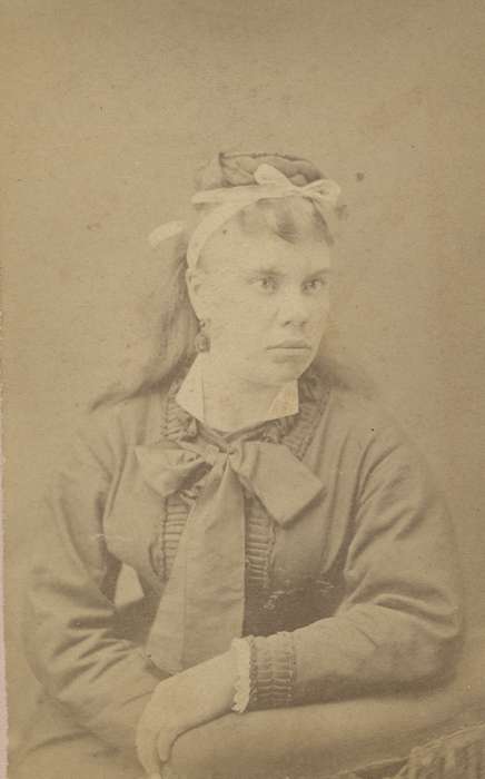 history of Iowa, Iowa History, Iowa City, IA, woman, ribbon, hair bow, Iowa, Olsson, Ann and Jons, carte de visite, Portraits - Individual
