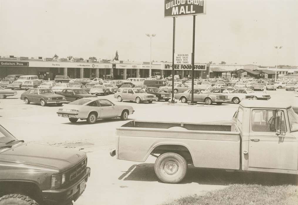 history of Iowa, Iowa History, Motorized Vehicles, Businesses and Factories, hy-vee, car, parking lot, Waverly, IA, mall, Iowa, Waverly Public Library