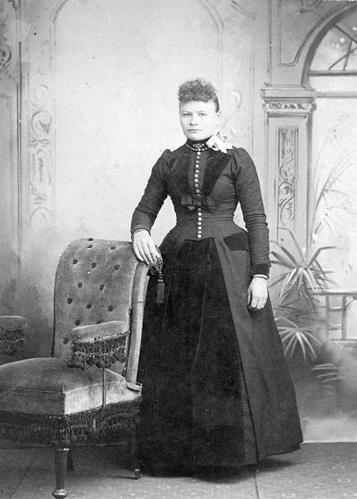 brooch, frizzy bangs, history of Iowa, Iowa History, chair, Dike, IA, necklace, Iowa, Fuller, Steven, painted backdrop, dress, Portraits - Individual
