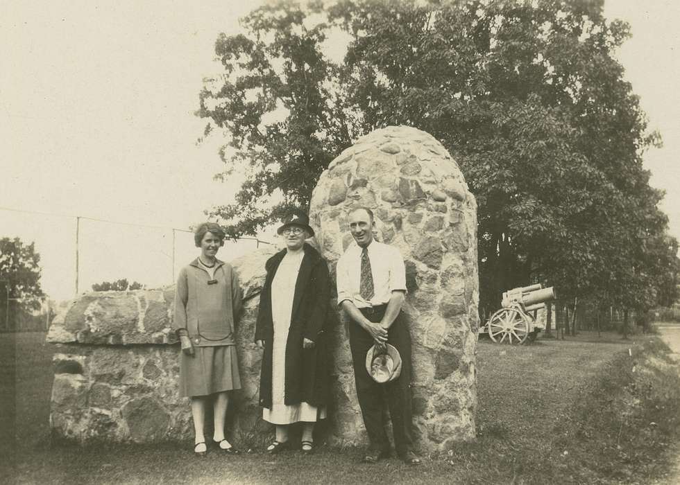 Portraits - Group, Hatcher, Cecilia, history of Iowa, Iowa History, canon, Iowa, Anamosa, IA, Leisure, park