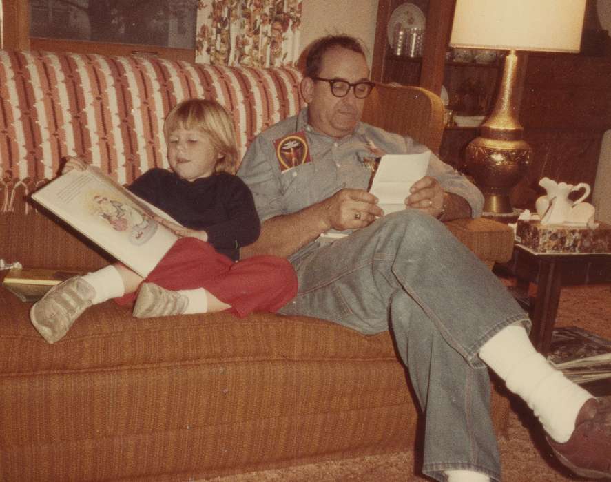 history of Iowa, Iowa History, Families, book, Reinbeck, IA, couch, Iowa, living room, Homes, Children, blanket, East, Lindsey, lamp