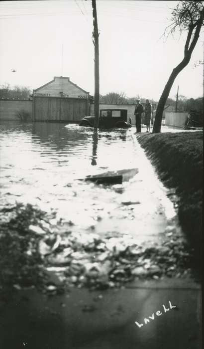 Floods, history of Iowa, Iowa History, community bath house, Motorized Vehicles, Businesses and Factories, Lakes, Rivers, and Streams, car, bath house, Waverly, IA, Iowa, tree, Waverly Public Library