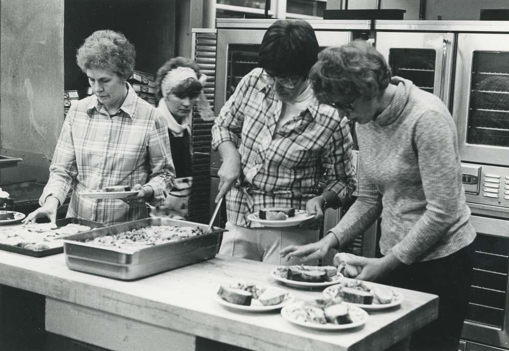 Waverly Public Library, history of Iowa, Iowa History, Entertainment, Waverly, IA, Holidays, Iowa, Food and Meals, Leisure, wartburg college, thanksgiving