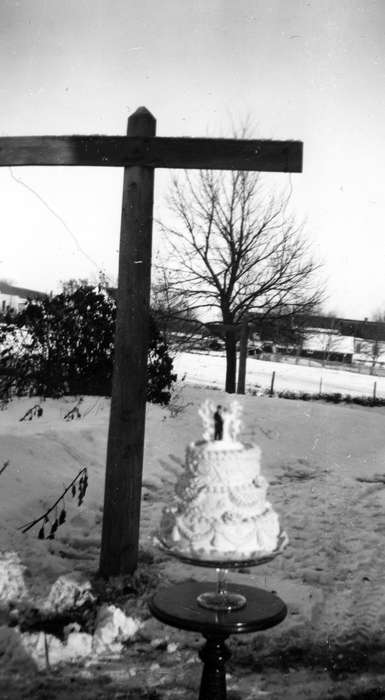 Weddings, history of Iowa, snow, Walker, Erik, Iowa, Food and Meals, Cedar Falls, IA, Iowa History, cake, Winter