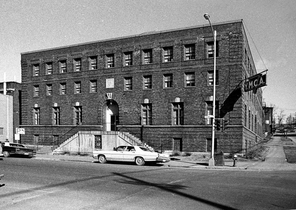 Businesses and Factories, street light, car, Cities and Towns, brick, Iowa, Motorized Vehicles, Iowa History, Lemberger, LeAnn, Ottumwa, IA, ymca, history of Iowa