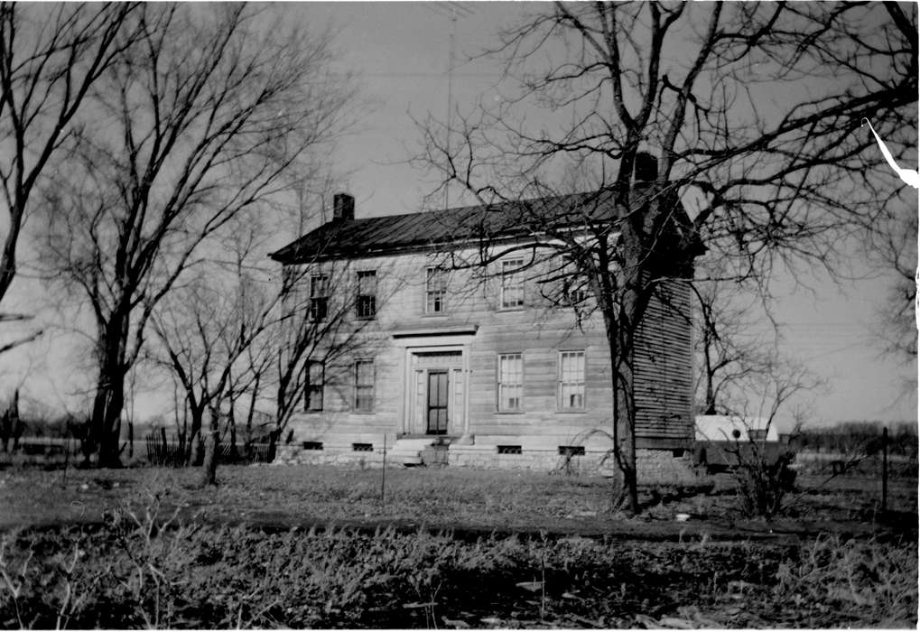 hotel, history of Iowa, Lemberger, LeAnn, steps, Iowa, Businesses and Factories, Iowa History, Eldon, IA