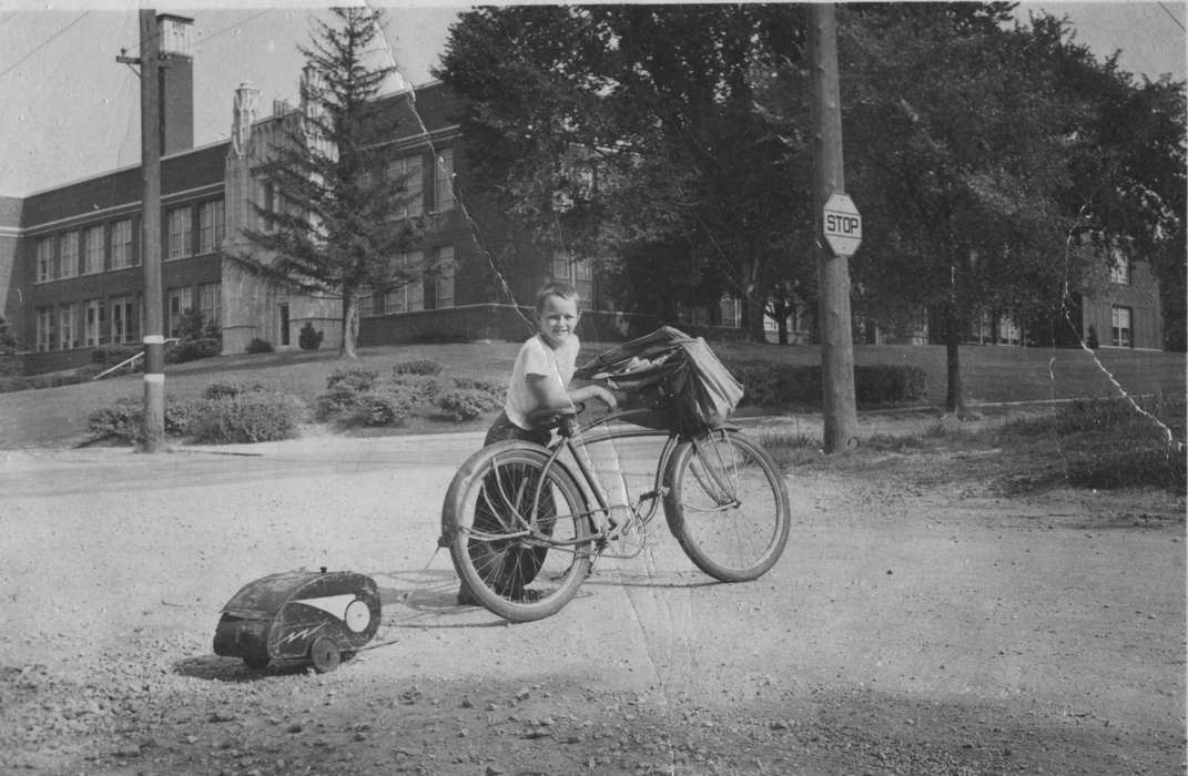 Iowa, USA, bike, Vaughn, Cindy, Schools and Education, Children, Portraits - Individual, sign, Cities and Towns, bicycle, history of Iowa, Iowa History